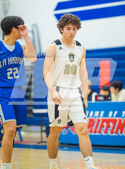 Thumbnail 3 in La Habra VS Servite photogallery.