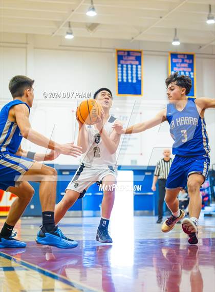 Thumbnail 1 in La Habra VS Servite photogallery.