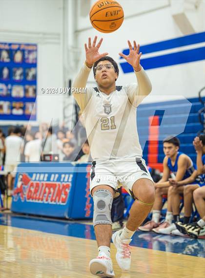 Thumbnail 3 in La Habra VS Servite photogallery.