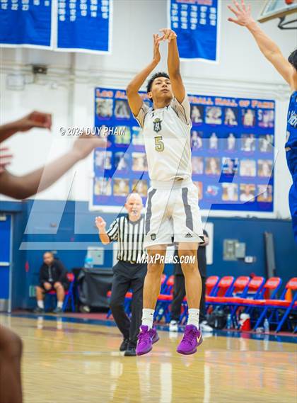 Thumbnail 2 in La Habra VS Servite photogallery.