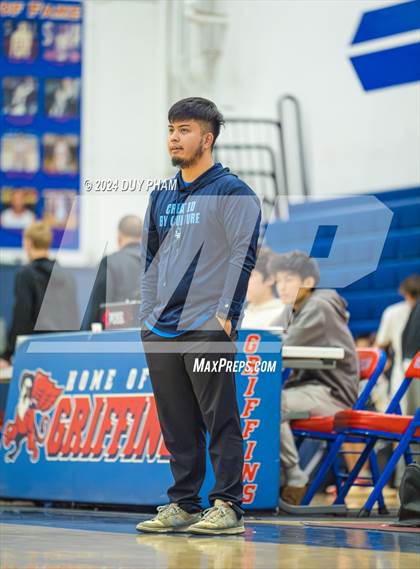 Thumbnail 1 in La Habra VS Servite photogallery.