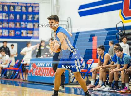 Thumbnail 2 in La Habra VS Servite photogallery.