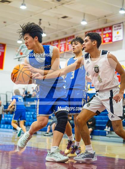 Thumbnail 3 in La Habra VS Servite photogallery.
