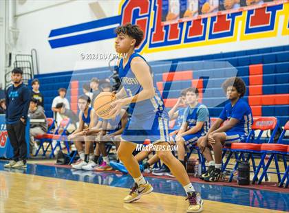 Thumbnail 1 in La Habra VS Servite photogallery.