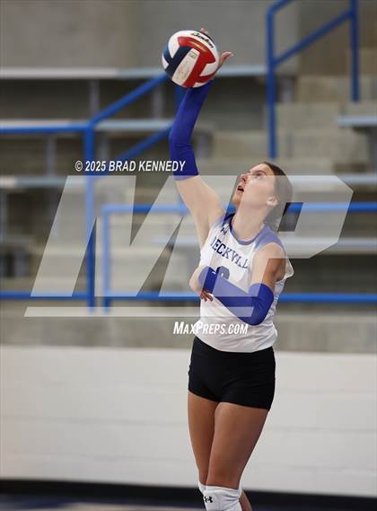 Thumbnail 2 in Gladewater @ Beckville photogallery.