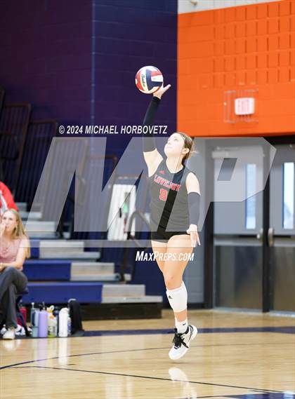 Thumbnail 2 in Lovejoy @ Wakeland photogallery.