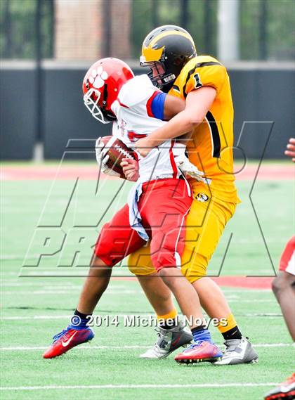 Thumbnail 1 in Bellevue @ Finneytown (2014 Crosstown Showdown) photogallery.