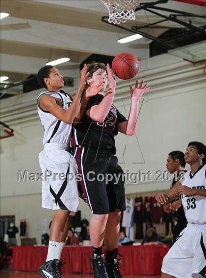 Thumbnail 3 in Perris vs. Torrance (MaxPreps Holiday Classic) photogallery.