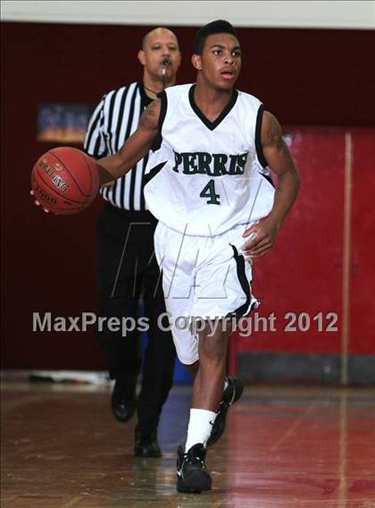Thumbnail 2 in Perris vs. Torrance (MaxPreps Holiday Classic) photogallery.