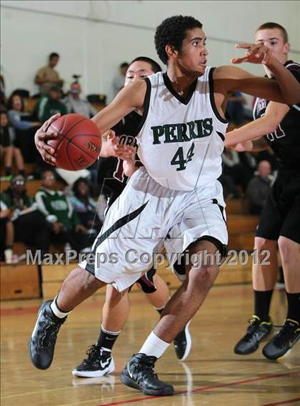 Thumbnail 1 in Perris vs. Torrance (MaxPreps Holiday Classic) photogallery.