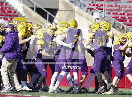 Thumbnail 3 in DeForest vs. Menasha (WIAA D3 Final)  photogallery.