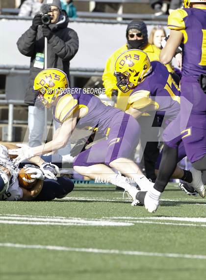 Thumbnail 3 in DeForest vs. Menasha (WIAA D3 Final)  photogallery.
