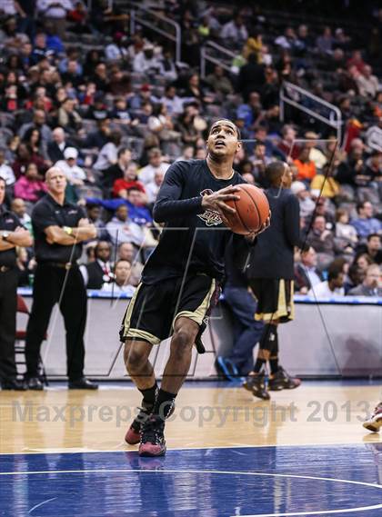 Thumbnail 2 in St. Anthony vs. St. Benedict's (Newark National Invitational) photogallery.