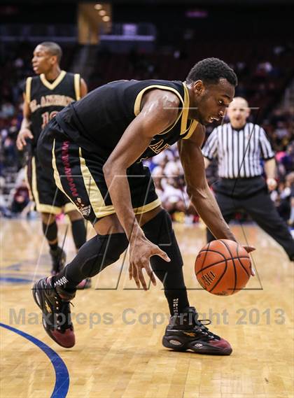 Thumbnail 2 in St. Anthony vs. St. Benedict's (Newark National Invitational) photogallery.