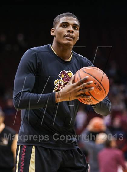 Thumbnail 3 in St. Anthony vs. St. Benedict's (Newark National Invitational) photogallery.