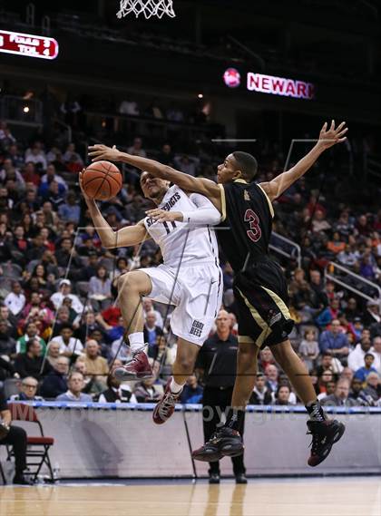 Thumbnail 3 in St. Anthony vs. St. Benedict's (Newark National Invitational) photogallery.