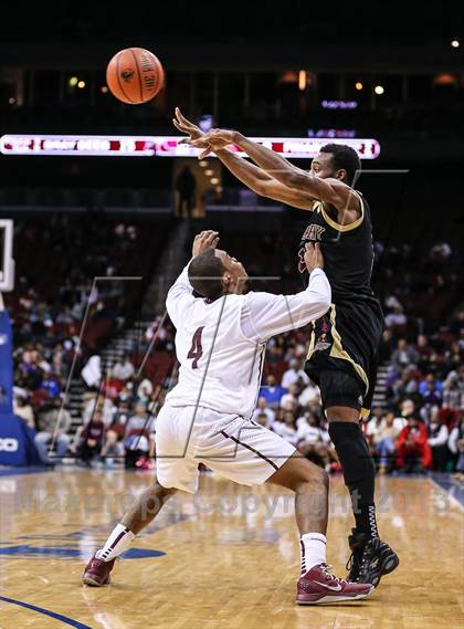 Thumbnail 2 in St. Anthony vs. St. Benedict's (Newark National Invitational) photogallery.