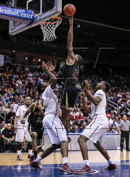 Thumbnail 3 in St. Anthony vs. St. Benedict's (Newark National Invitational) photogallery.
