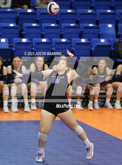 Thumbnail 3 in Conway vs. Fayetteville (AAA 6A Final) photogallery.