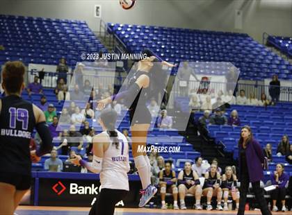 Thumbnail 2 in Conway vs. Fayetteville (AAA 6A Final) photogallery.