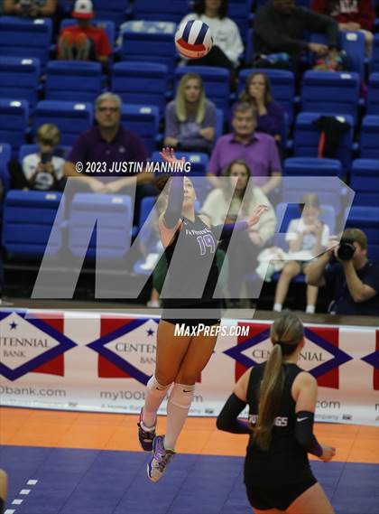 Thumbnail 2 in Conway vs. Fayetteville (AAA 6A Final) photogallery.