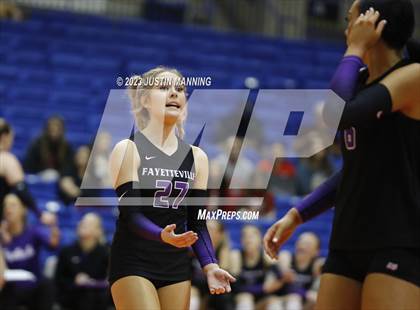 Thumbnail 1 in Conway vs. Fayetteville (AAA 6A Final) photogallery.