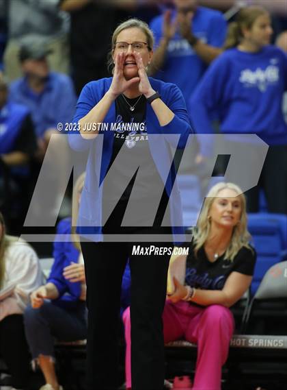 Thumbnail 2 in Conway vs. Fayetteville (AAA 6A Final) photogallery.