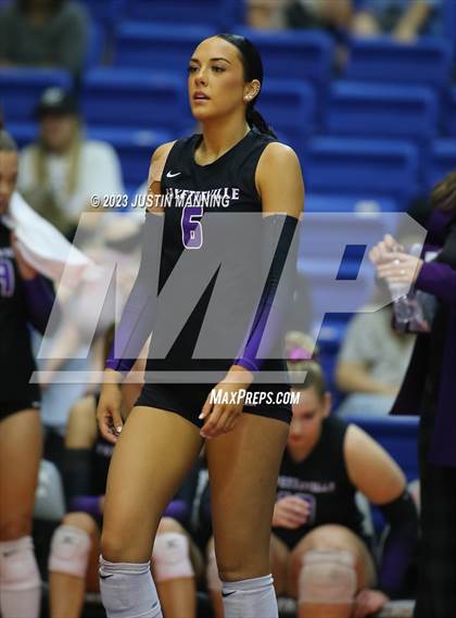 Thumbnail 3 in Conway vs. Fayetteville (AAA 6A Final) photogallery.