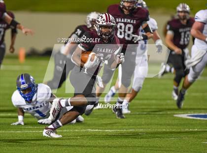 Thumbnail 2 in East Bernard vs. Pewitt (UIL 3A State Semifinal) photogallery.
