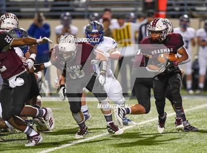 Thumbnail 2 in East Bernard vs. Pewitt (UIL 3A State Semifinal) photogallery.