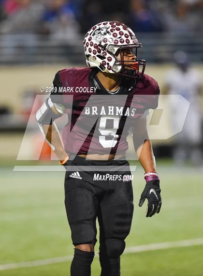 Thumbnail 3 in East Bernard vs. Pewitt (UIL 3A State Semifinal) photogallery.