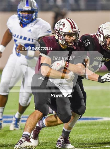 Thumbnail 1 in East Bernard vs. Pewitt (UIL 3A State Semifinal) photogallery.