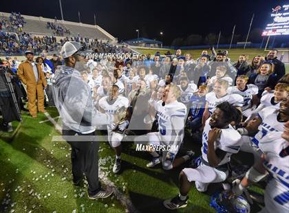Thumbnail 2 in East Bernard vs. Pewitt (UIL 3A State Semifinal) photogallery.