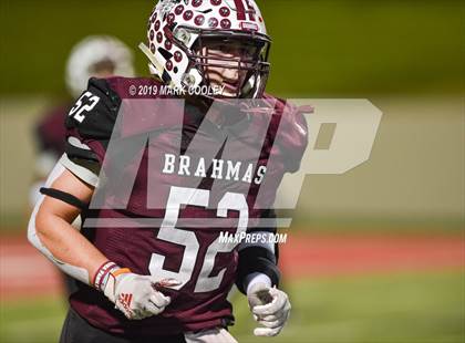 Thumbnail 2 in East Bernard vs. Pewitt (UIL 3A State Semifinal) photogallery.