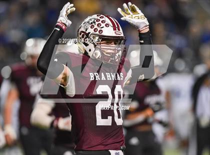 Thumbnail 2 in East Bernard vs. Pewitt (UIL 3A State Semifinal) photogallery.