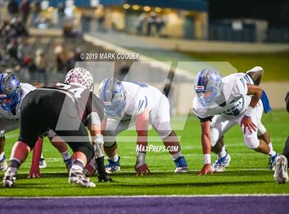 Thumbnail 2 in East Bernard vs. Pewitt (UIL 3A State Semifinal) photogallery.