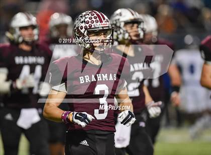 Thumbnail 1 in East Bernard vs. Pewitt (UIL 3A State Semifinal) photogallery.