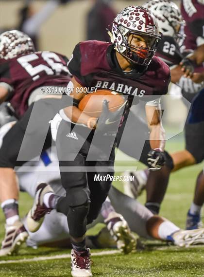 Thumbnail 3 in East Bernard vs. Pewitt (UIL 3A State Semifinal) photogallery.