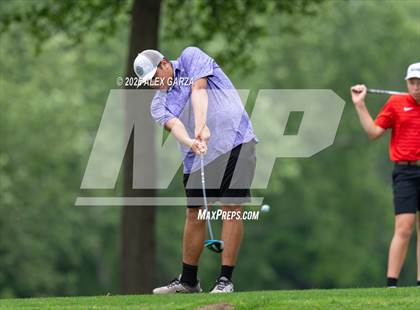 Thumbnail 2 in UIL 1A Boys Golf Finals (Round 2) photogallery.