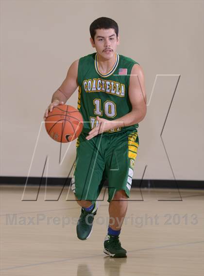 Thumbnail 3 in Coachella Valley vs. Rancho Mirage (MaxPreps Holiday Classic) photogallery.