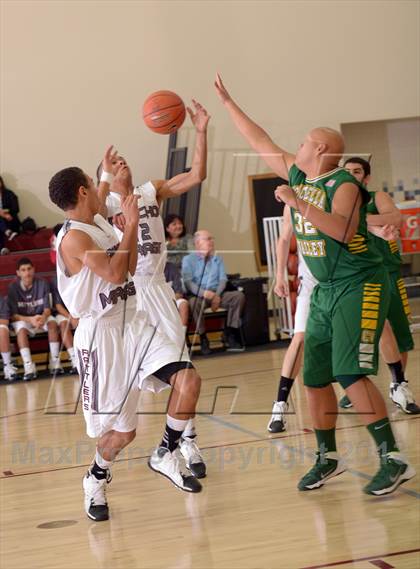 Thumbnail 3 in Coachella Valley vs. Rancho Mirage (MaxPreps Holiday Classic) photogallery.