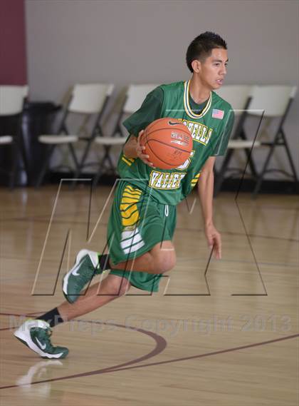 Thumbnail 3 in Coachella Valley vs. Rancho Mirage (MaxPreps Holiday Classic) photogallery.