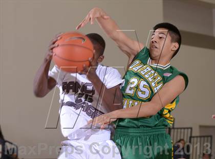 Thumbnail 2 in Coachella Valley vs. Rancho Mirage (MaxPreps Holiday Classic) photogallery.