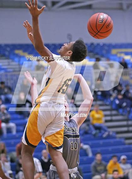 Thumbnail 3 in Vianney @ O'Fallon photogallery.