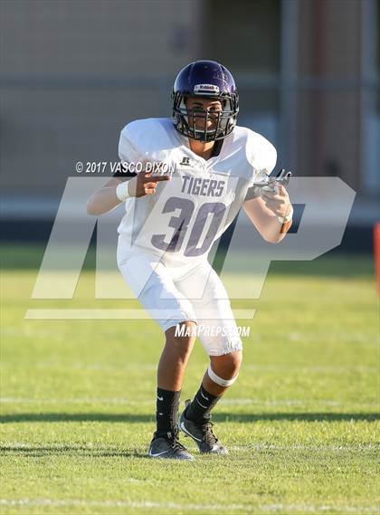 Thumbnail 2 in Millennium vs La Joya photogallery.