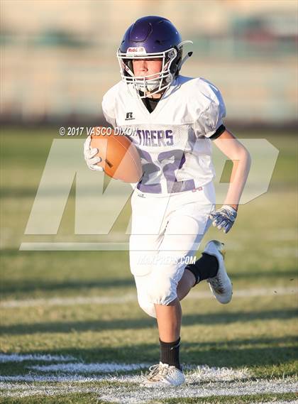 Thumbnail 2 in Millennium vs La Joya photogallery.