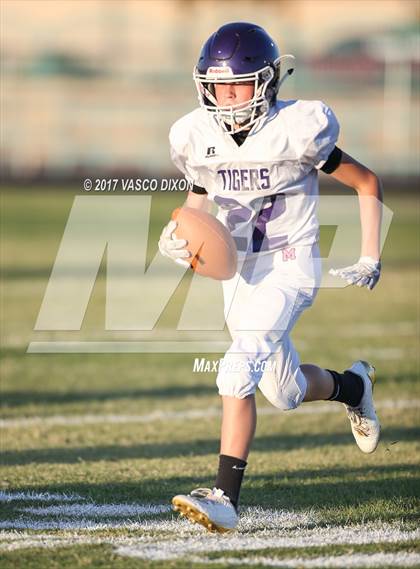 Thumbnail 1 in Millennium vs La Joya photogallery.