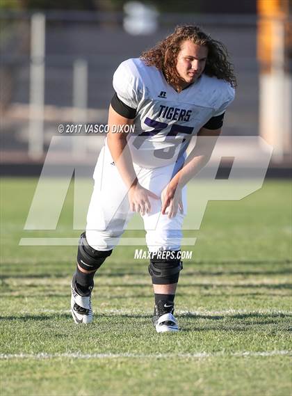 Thumbnail 2 in Millennium vs La Joya photogallery.