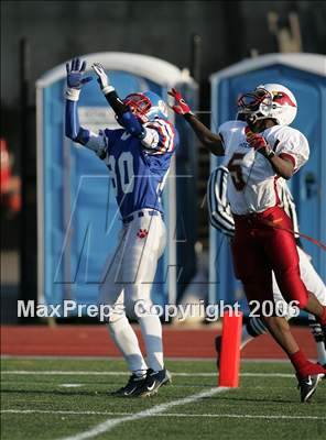 Thumbnail 1 in St. Francis Prep vs. Cardinal Hayes photogallery.