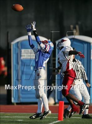 Thumbnail 2 in St. Francis Prep vs. Cardinal Hayes photogallery.